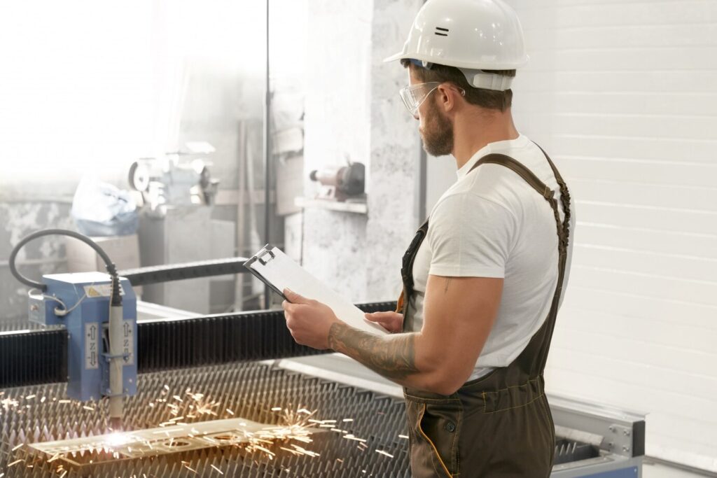 Cięcie laserowe stali i aluminium przemysł ciężki
